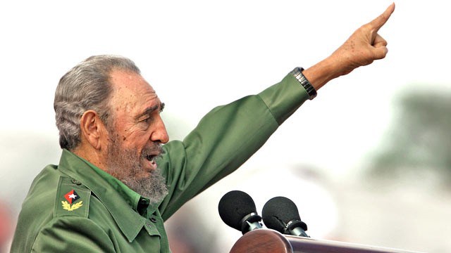 Devrimci yürekleri usta elindeki bir enstrümanın telleri gibi titreten Fidel Castro Yoldaş  Dünya Halklarının Devrimci Mücadelesinde yaşamaya devam edecek