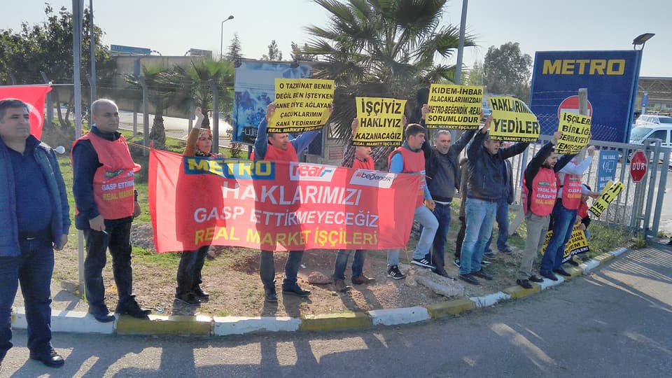 Nakliyat-İş’ten: Hileli iflasla hakları gasp edilen Real Konya işçileri Metro Grup AG Konya mağazası önünde eylem yaptı