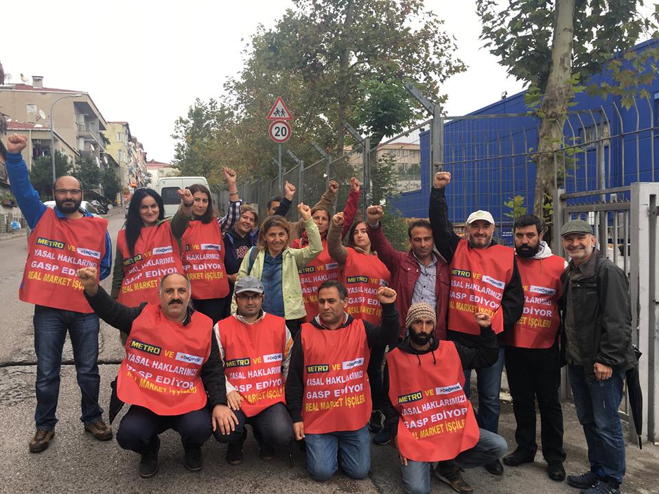 Real işçileri, yağmur çamur demeden aylardır sürdürdükleri mücadelelerini anlatıyor