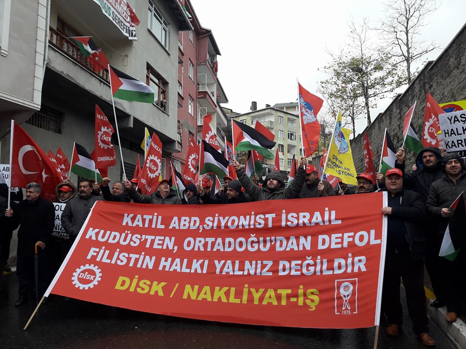Nakliyat-İş’ten: Sendikamız, ABD İstanbul Konsolosluğu Önünde Katil ABD, Siyonist İsrail Kudüs’ten, Filistin’den, Ortadoğu’dan Defol Protesto ve Filistin Halkıyla Dayanışma Eylemi Yaptı