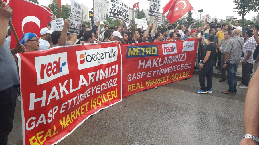 Real Market İşçileri Yeni Yıla Direnişle Giriyor