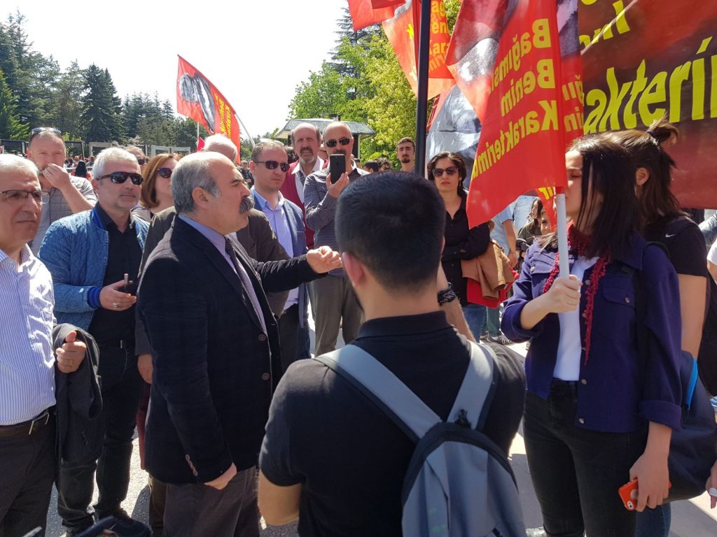 Kalpaklı Mustafa Kemal Antiemperyalist Kurtuluş Savaşımızı çağrıştırıyor  Bu yüzden yasak koyuyorlar