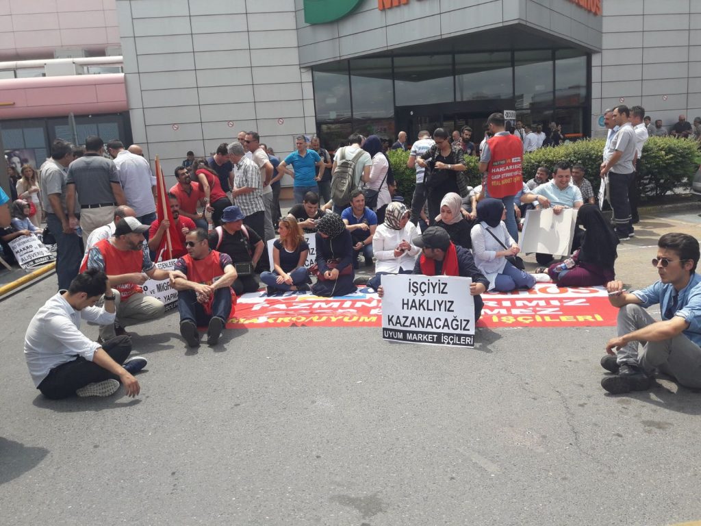 Nakliyat-İş’ten: Makro/Uyum Market İşçileri ve Real Market Direnişçileri, yerli-yabancı parababalarının işçi düşmanlığına karşı direnmeye, mücadele etmeye devam ediyor