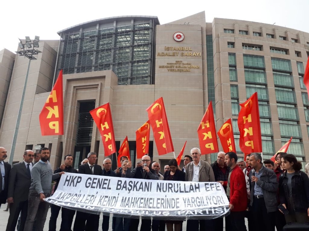 HKP Genel Başkanı Nurullah Ankut, tamamıyla kanun dışına düşmüş mücrimler topluluğu olan AKP’giller’i, toplamda 4 yıl 8 ay hapis cezası aldığı iki davanın karar duruşmasında bir kez daha yargıladı