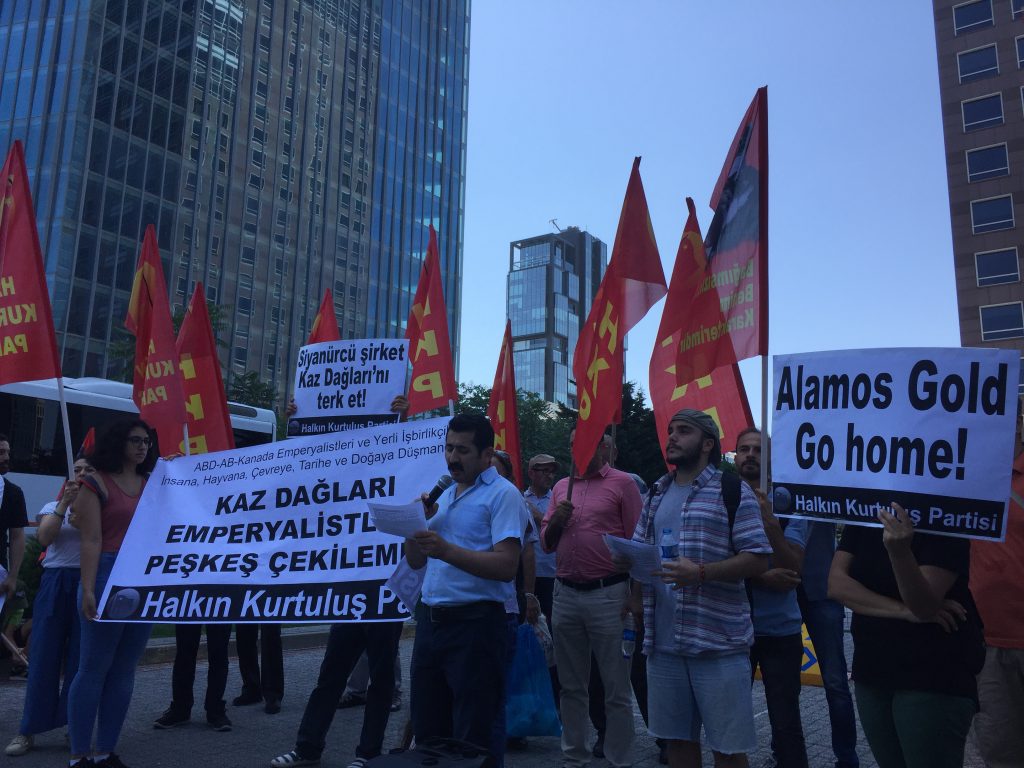 HKP’liler bir kez de İstanbul Kanada Konsolosluğunda haykırdı:  Kaz Dağları Emperyalistlere ve yerli işbirlikçilerine peşkeş çekilemez!  Kaz Dağları’nı katletmek vatana ihanettir!