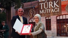 Emine Erdoğan’ın Yemek tarifleri kitabına yüzbinlerce TL aktarılmasını yargıya taşıdık!
