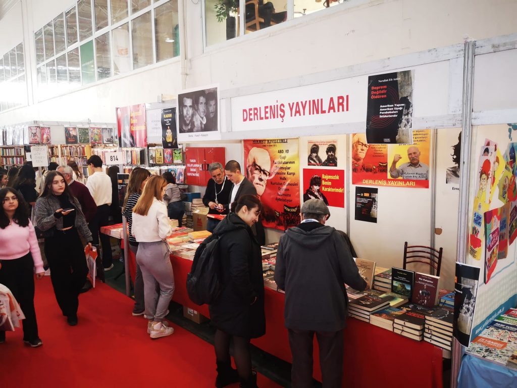Derleniş Yayınları, 13-21 Ocak tarihleri arasında Çukurova Kitap Fuarı’ndaydı