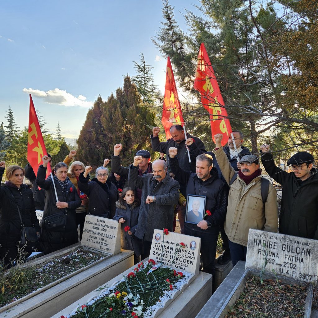 Türkan Bayyar Yoldaş’ımızı, bedence aramızdan ayrılışının birinci yılında mezarı başında andık