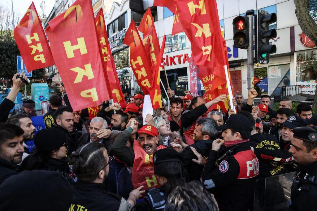 YAŞASIN 1 MAYIS!  1 MAYIS’ TA TAKSİM’DEYİZ!