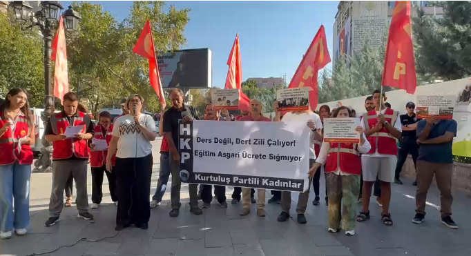 Ankara’da Bu Kez Eğitimde Ortaçağcı Gericiliğin Mimarı AKP’giller’in MEB’i Önünde Haykırdık:  “Ders Değil, Dert Zili Çalıyor, Eğitim Asgari Ücrete Sığmıyor!”